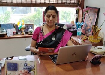 Dr-shobha-venkat-Gynecologist-doctors-Indiranagar-bangalore-Karnataka-1