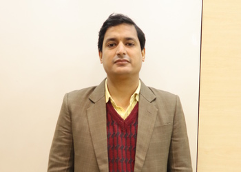 Dr-siddharth-oswal-Dermatologist-doctors-Madan-mahal-jabalpur-Madhya-pradesh-1