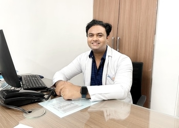 Dr-siddharth-sahu-Neurosurgeons-New-rajendra-nagar-raipur-Chhattisgarh-1