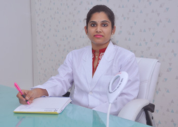 Dr-sindhura-manne-Dermatologist-doctors-Brodipet-guntur-Andhra-pradesh-1