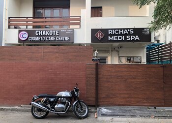Dr-smita-m-chakote-Dermatologist-doctors-Pandharpur-solapur-Maharashtra-3