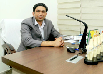 Dr-soneet-aggarwal-Orthopedic-surgeons-Civil-lines-jalandhar-Punjab-1