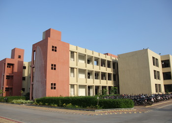 Dr-subhash-university-Engineering-colleges-Junagadh-Gujarat-1