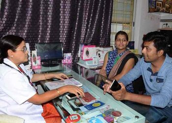 Dr-sushmita-mukherjee-Gynecologist-doctors-Geeta-bhawan-indore-Madhya-pradesh-2