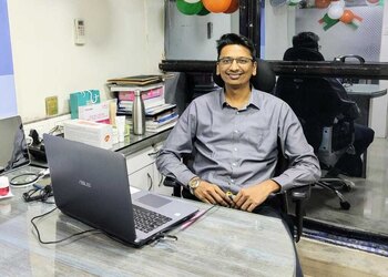Dr-swapnil-sanghavi-Dermatologist-doctors-Borivali-mumbai-Maharashtra-1