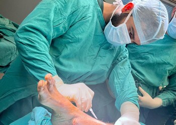 Dr-udit-kapoor-Orthopedic-surgeons-Faridabad-Haryana-2
