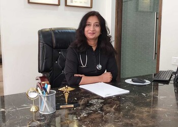 Dr-vaishali-pathak-Diabetologist-doctors-Deccan-gymkhana-pune-Maharashtra-1