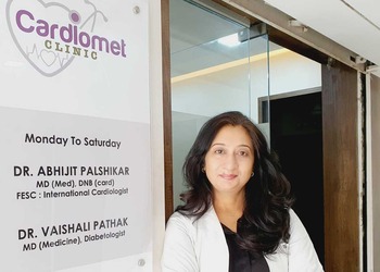 Dr-vaishali-pathak-Diabetologist-doctors-Karve-nagar-pune-Maharashtra-3