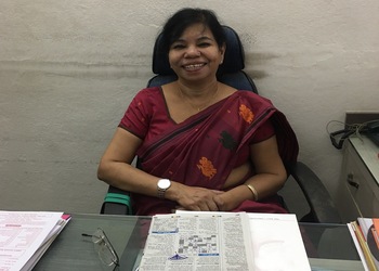 Dr-vandana-bhandari-Gynecologist-doctors-Geeta-bhawan-indore-Madhya-pradesh-1