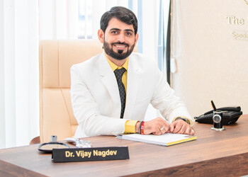 Dr-vijay-nagdev-Dermatologist-doctors-Pimpri-chinchwad-Maharashtra-1