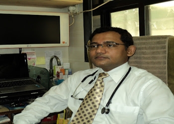Dr-vijaykumar-c-Child-specialist-pediatrician-Versova-mumbai-Maharashtra-1
