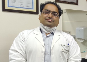 Dr-vineet-govinda-gupta-Cancer-specialists-oncologists-New-delhi-Delhi-1