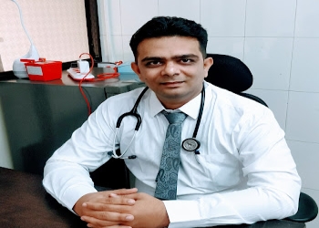 Dr-vishal-parmar-best-pediatrician-child-doctor-child-specialist-in-borivali-Child-specialist-pediatrician-Kandivali-mumbai-Maharashtra-1