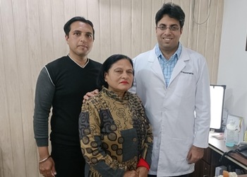 Dr-vivek-kochar-Orthopedic-surgeons-Chandigarh-Chandigarh-3
