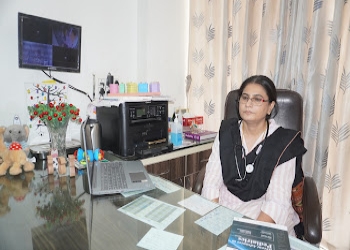 Dr-yasmeen-khan-child-clinic-Child-specialist-pediatrician-Nanded-Maharashtra-1