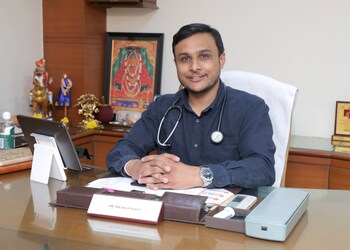 Drbharatkumar-dholu-patel-Diabetologist-doctors-Swargate-pune-Maharashtra-1