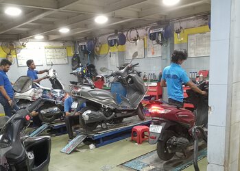 Dream-suzuki-Motorcycle-dealers-Versova-mumbai-Maharashtra-3