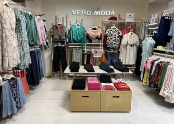 Dressland-Clothing-stores-Varanasi-Uttar-pradesh-2