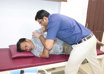 Drkales-relief-physiotherapy-center-Physiotherapists-Akola-Maharashtra-3