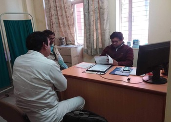 Drkaushal-goyal-Urologist-doctors-Adarsh-nagar-jaipur-Rajasthan-2