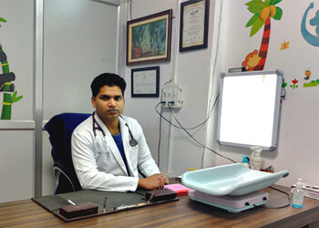 Drnitesh-Child-specialist-pediatrician-Dehradun-Uttarakhand-1