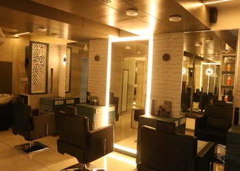 Dubais-golden-scissors-ladies-beauty-parlour-Makeup-artist-Jamnagar-Gujarat-2