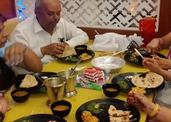 Dutt-gurukripa-restaurant-Pure-vegetarian-restaurants-Geeta-bhawan-indore-Madhya-pradesh-2