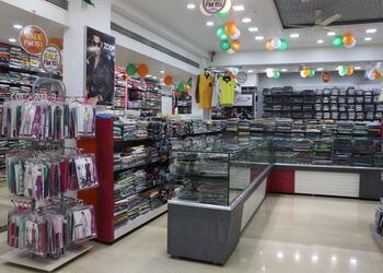 Dwarka-readymade-garments-family-shop-Clothing-stores-Pimpri-chinchwad-Maharashtra-2