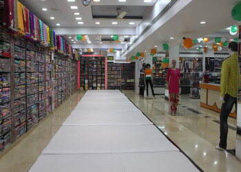 Dwarka-readymade-garments-family-shop-Clothing-stores-Pimpri-chinchwad-Maharashtra-3