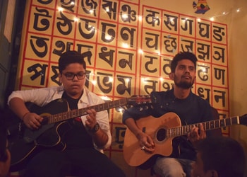Dynamic-guitar-centre-Music-schools-Baranagar-kolkata-West-bengal-3