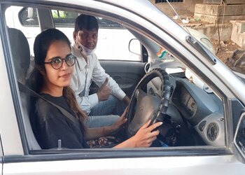 Easy-car-driving-school-Driving-schools-Udaipur-Rajasthan-1