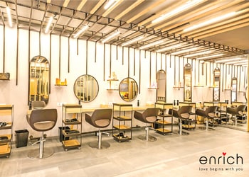 Enrich-salon-Beauty-parlour-Piplod-surat-Gujarat-2