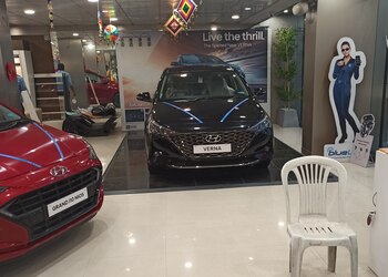 Eros-hyundai-Car-dealer-Gandhibagh-nagpur-Maharashtra-2