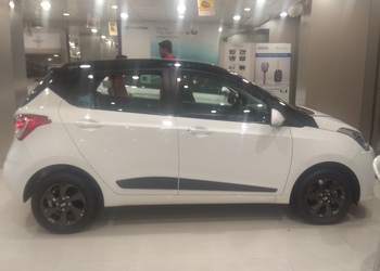 Eros-hyundai-Car-dealer-Trimurti-nagar-nagpur-Maharashtra-3