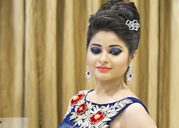 Essa-studio-academy-Makeup-artist-Bandra-mumbai-Maharashtra-3