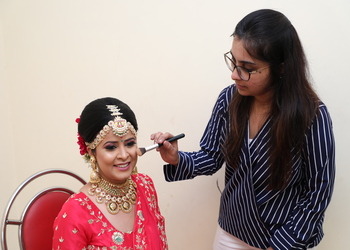 Essa-studio-academy-Makeup-artist-Ghatkopar-mumbai-Maharashtra-2