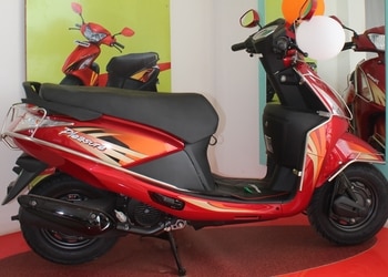 Essen-automobiles-Motorcycle-dealers-Choudhury-bazar-cuttack-Odisha-3