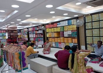 Fashion-saadi-center-Clothing-stores-Nanded-Maharashtra-3