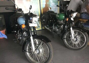 Fateh-autos-Motorcycle-dealers-Model-town-jalandhar-Punjab-3
