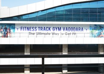 Fitness-track-gym-Zumba-classes-Akota-vadodara-Gujarat-1