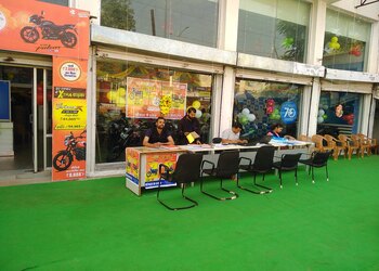 Fouzdar-bajaj-Motorcycle-dealers-Satna-Madhya-pradesh-2