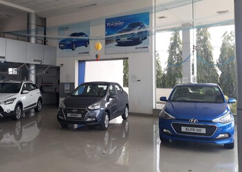 Gandhi-hyundai-Car-dealer-Kurduwadi-solapur-Maharashtra-3