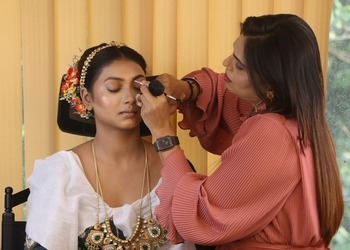 Glamfort-makeup-and-hair-academy-Bridal-makeup-artist-Churchgate-mumbai-Maharashtra-2