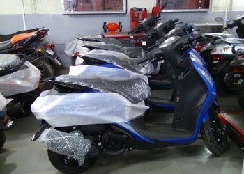 Global-motors-Motorcycle-dealers-Cooch-behar-West-bengal-2