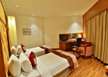 Gokulam-park-hotel-4-star-hotels-Kochi-Kerala-2