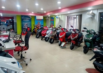 Golden-motors-Motorcycle-dealers-Berhampore-West-bengal-2