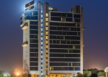 Golden-tulip-suites-4-star-hotels-Gurugram-Haryana-1