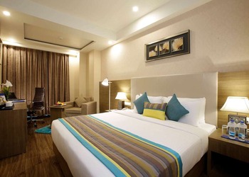 Golden-tulip-suites-4-star-hotels-Gurugram-Haryana-2