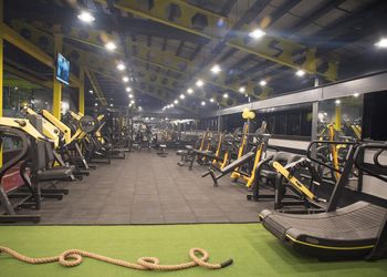 Golds-gym-Gym-Dalgate-srinagar-Jammu-and-kashmir-2