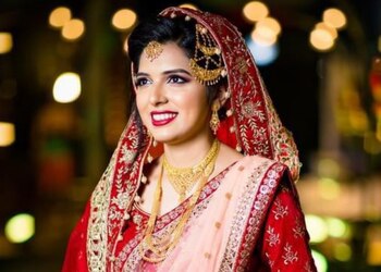 Gorgeous-bride-by-lopa-Bridal-makeup-artist-College-square-cuttack-Odisha-1